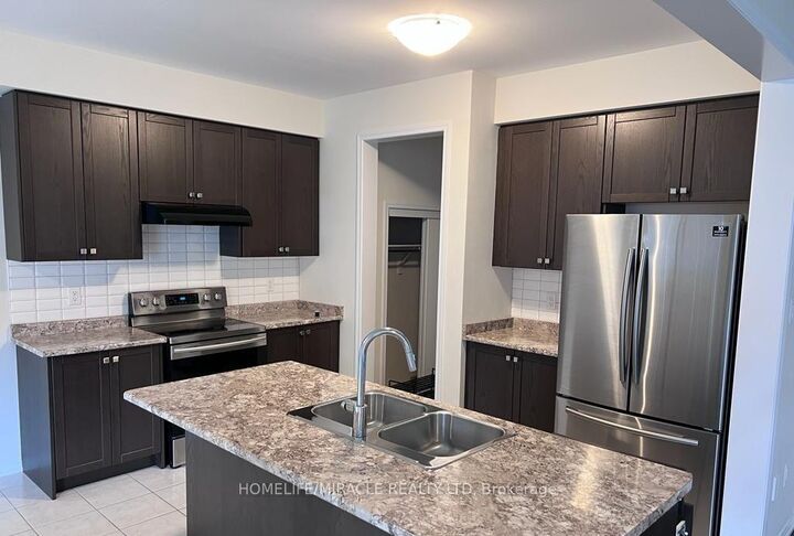 Property Photo:  8702 Chickory Trail  ON L2H 2Y6 