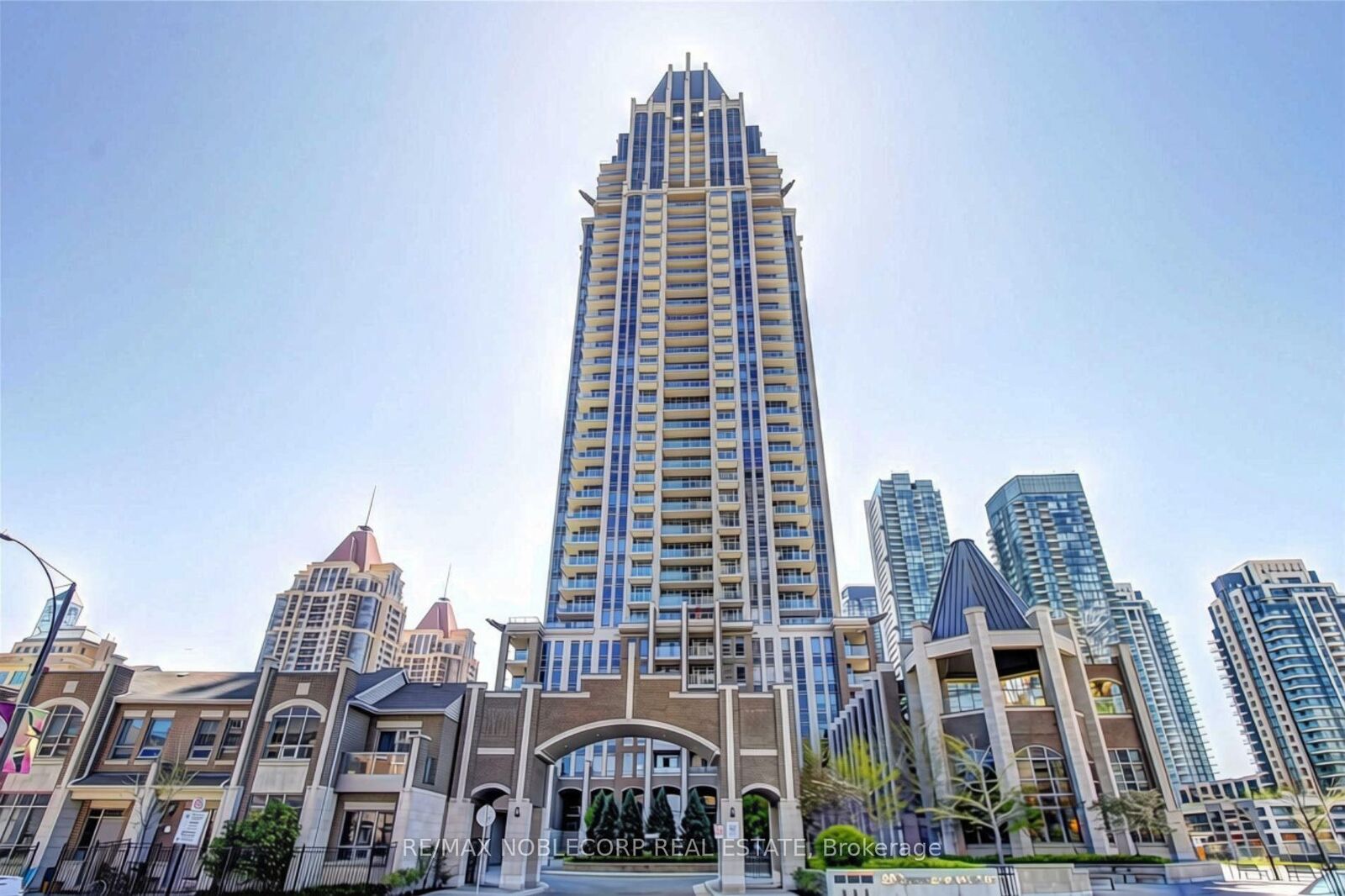 Property Photo:  388 Prince Of Wales Drive 308  ON L5B 0A1 