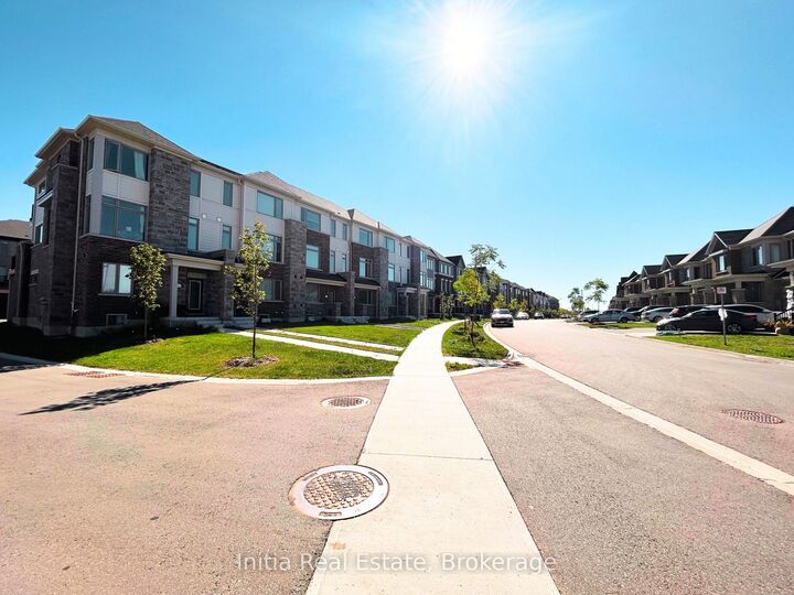 Property Photo:  176 Lageer Drive  ON L4A 5G2 
