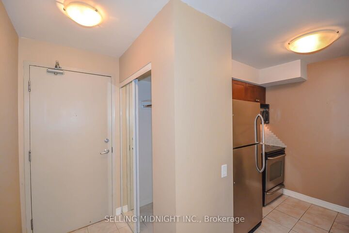 Property Photo:  60 St Clair Avenue W 502  ON M4V 1M7 