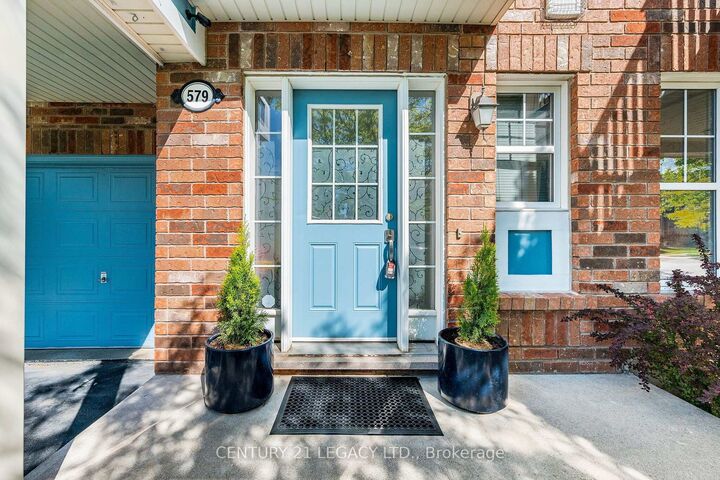 Property Photo:  579 Speyer Circle SW  ON L9T 0Y1 