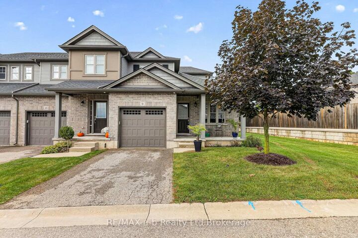 Property Photo:  175 Ingersoll Street N 9  ON N5C 0B9 