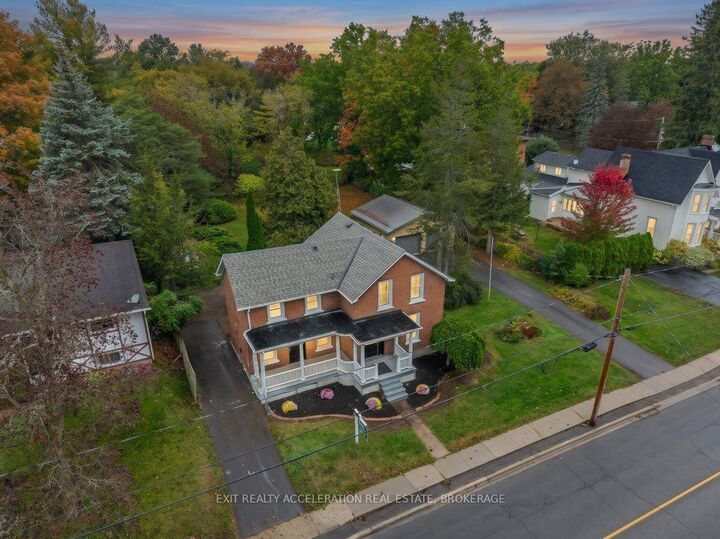 Property Photo:  211 Bridge Street W  ON K7R 2E5 