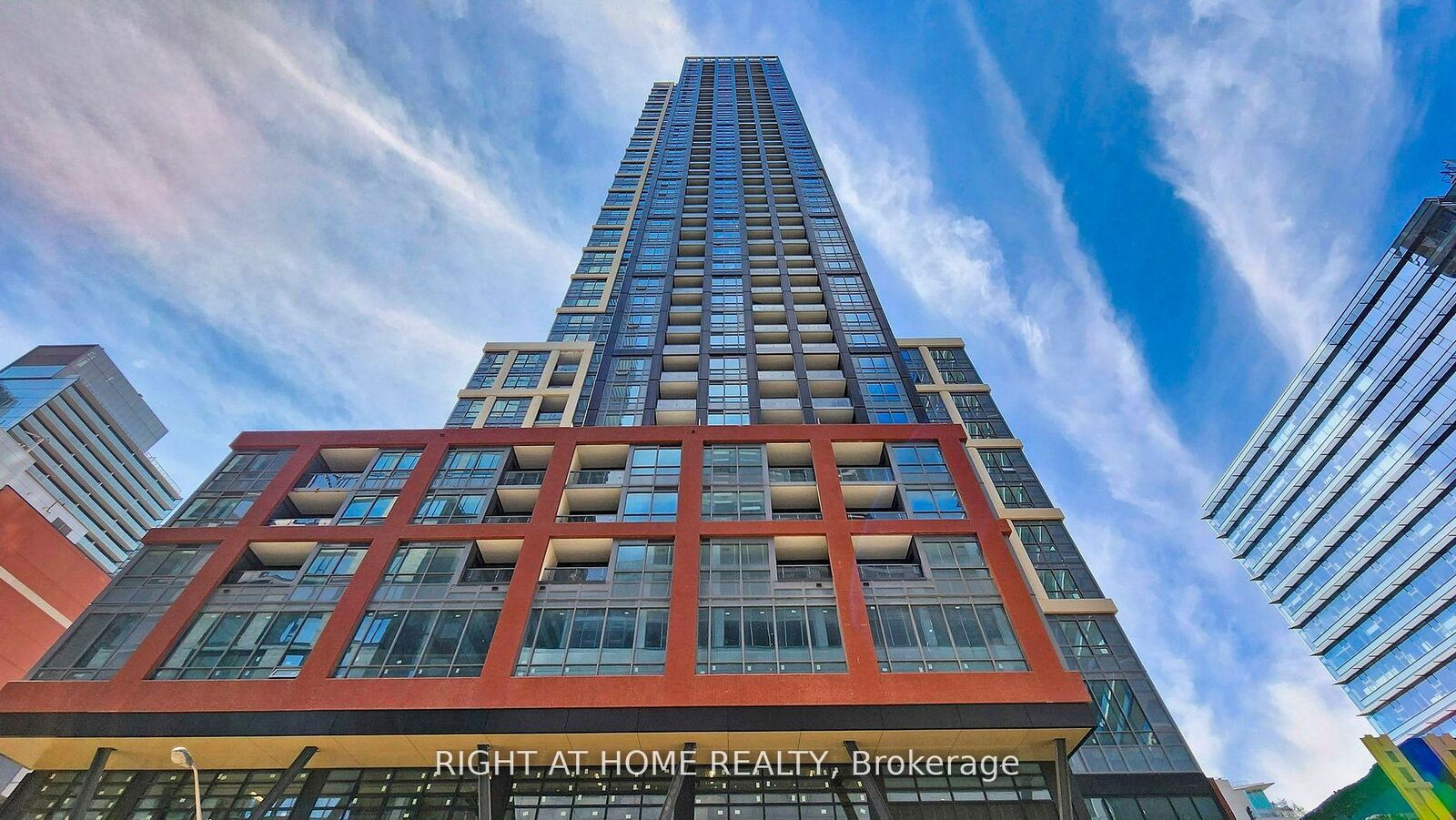 Property Photo:  108 Peter Street 3815  ON M5V 0W2 
