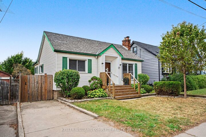 Property Photo:  20 East 18th Street  ON L9A 4N7 