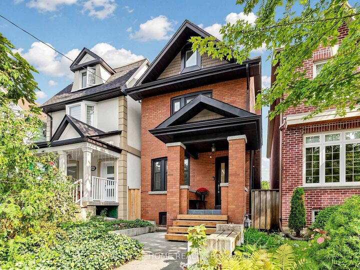 Property Photo:  813 Carlaw Avenue  ON M4K 3L1 