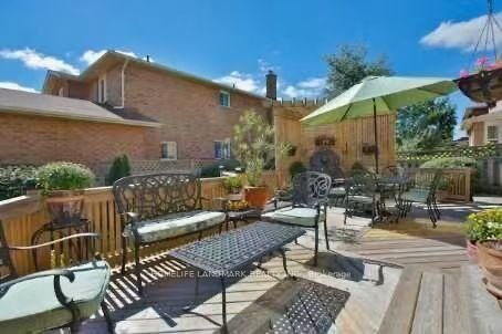 Property Photo:  69 Hazelmere Drive  ON L4B 1W8 