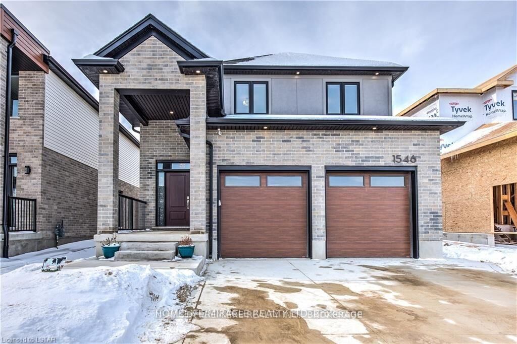 Property Photo:  1546 Medway Park Drive  ON N6G 0Z6 