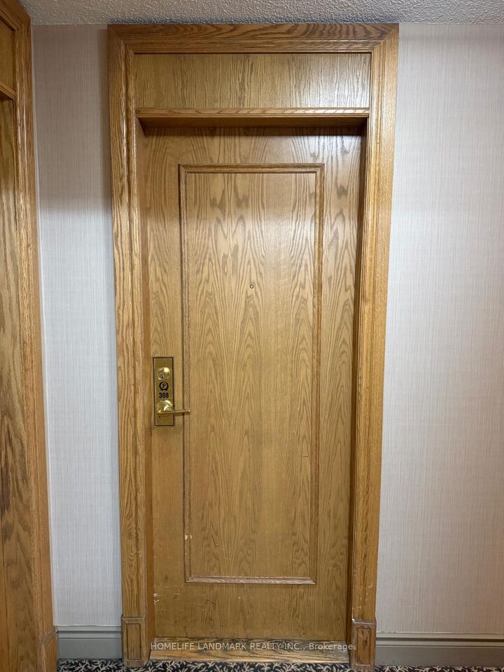 Property Photo:  5508 Yonge Street NE 308  ON M2N 7L2 