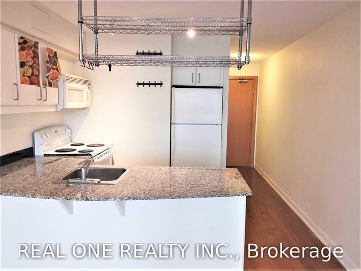 Property Photo:  33 Sheppard Avenue E 1512  ON M2N 7K1 