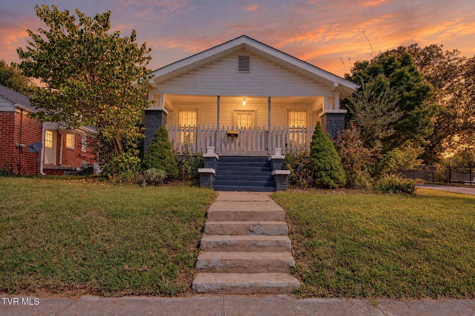 Property Photo:  900 West Hillcrest Drive  TN 37604 