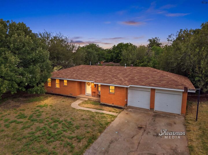 Property Photo:  309 S Holly Drive  TX 76354 