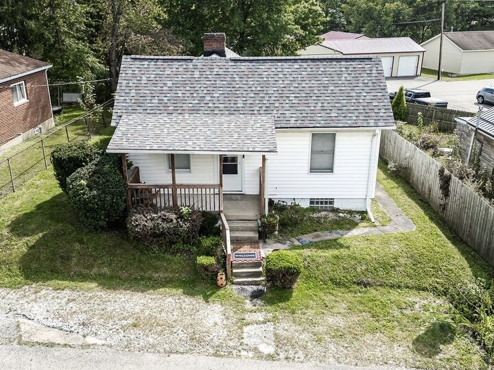 Property Photo: 817 Isobel Street PA 15049