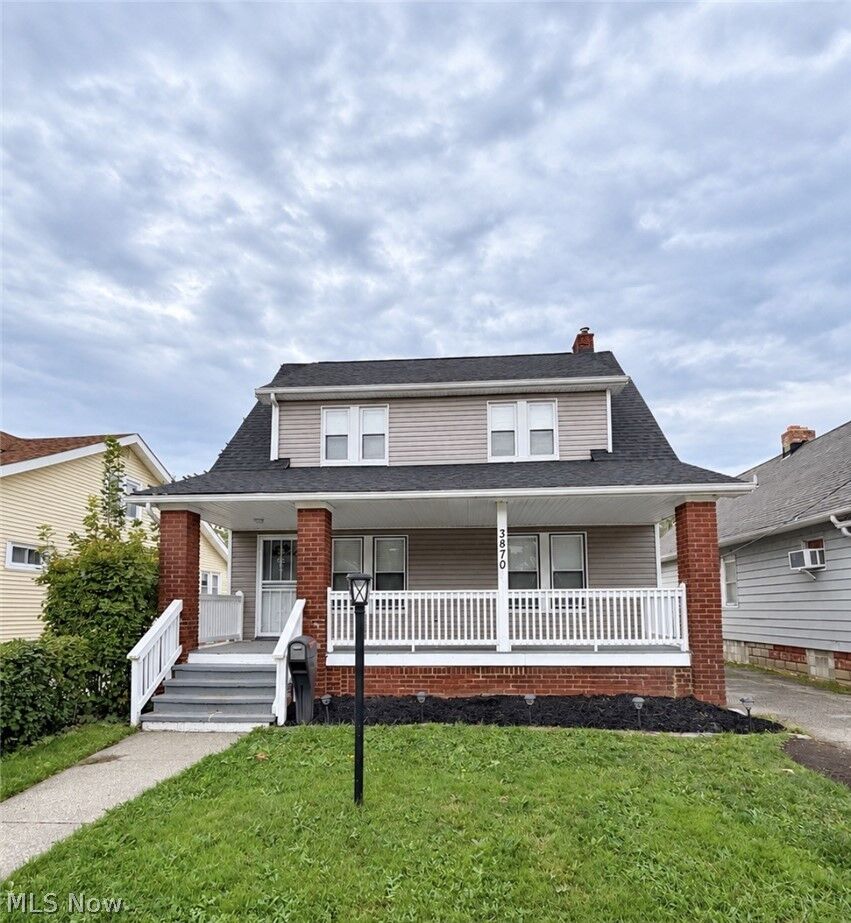 Property Photo: 3870 E 146th Street OH 44128