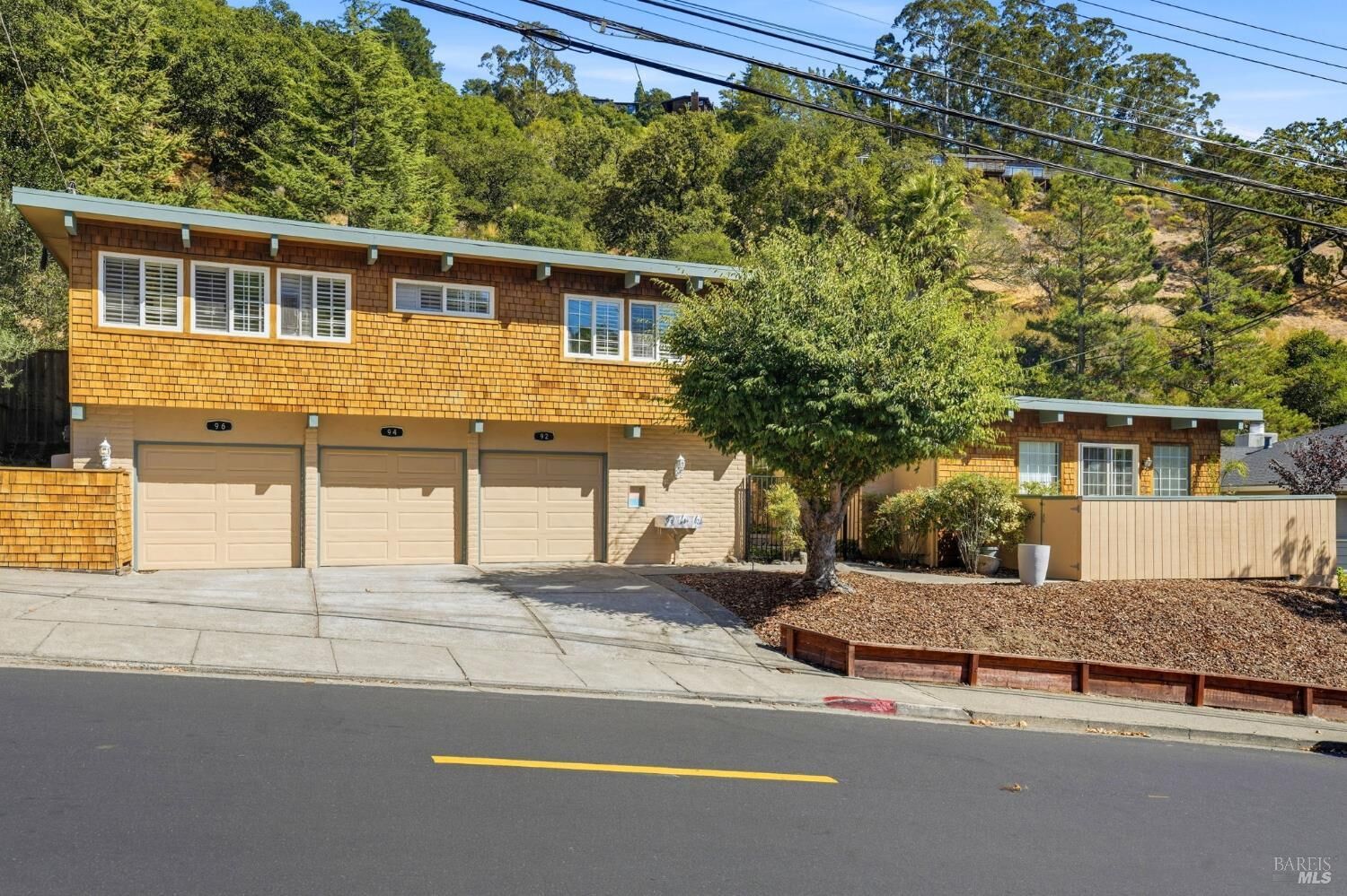 Property Photo: 92 96 Elizabeth Way CA 94901