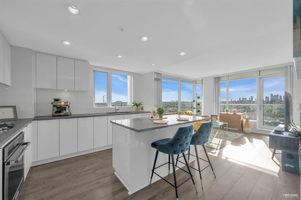 Property Photo:  2388 Madison Avenue 3301  BC V5C 0K8 