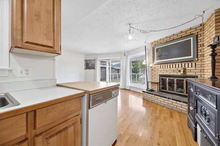 Property Photo:  216 First Avenue  BC V2R 4Y4 
