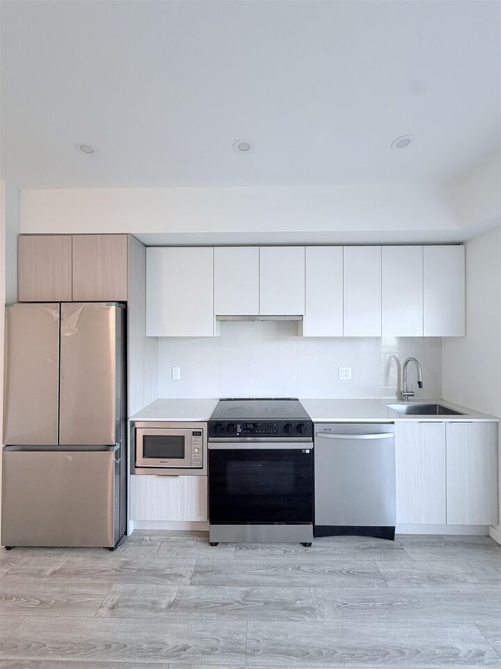 Property Photo:  10829 140 St. E305  BC V3R 0H4 