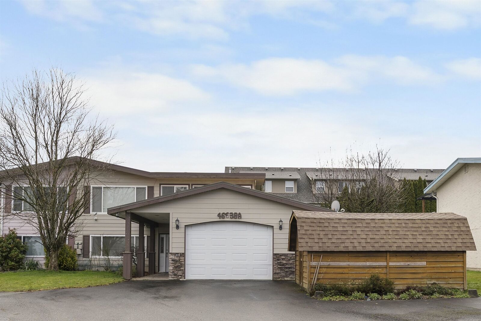 Property Photo: 46538 Rolinde Crescent A BC V2P 6X5