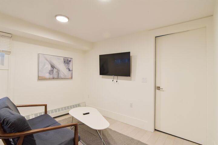 Property Photo:  1425 Haro Street 002  BC V6G 1G2 