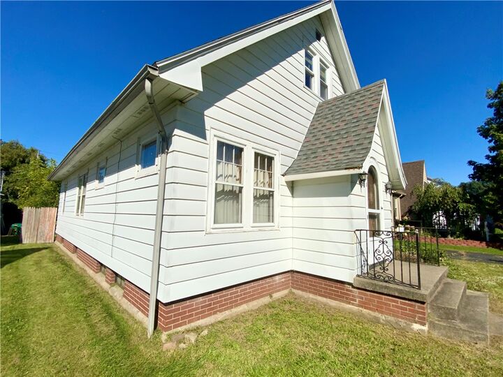 Property Photo:  62 Simmons Street  NY 14606 