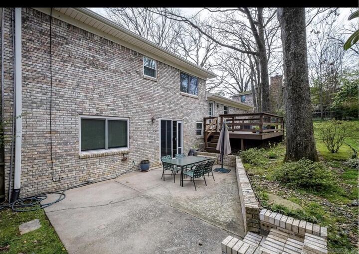 Property Photo: 2 Highwood Drive AR 72205