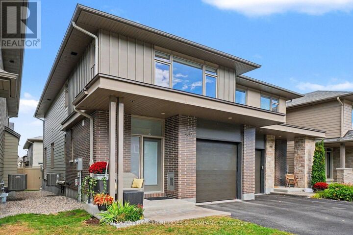 Property Photo:  160 Avro Circle  ON K1K 4K7 