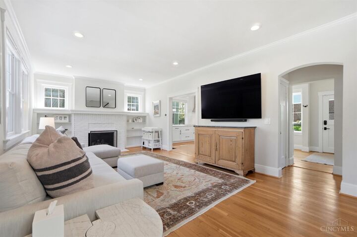 Property Photo:  1211 Delta Avenue  OH 45208 