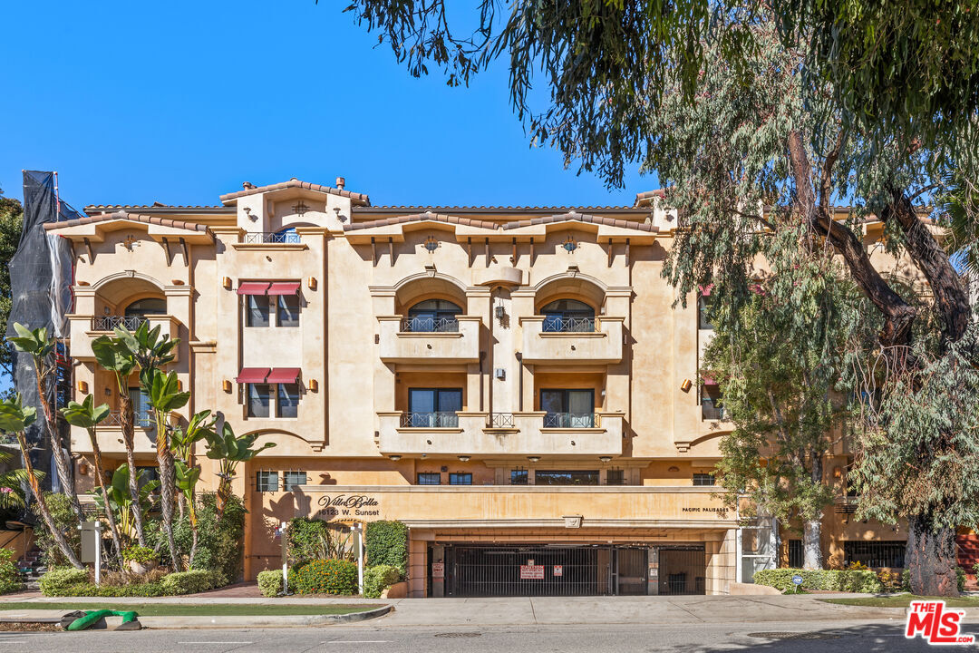 Property Photo: 16123 W Sunset Blvd, Unit 103 CA 90272