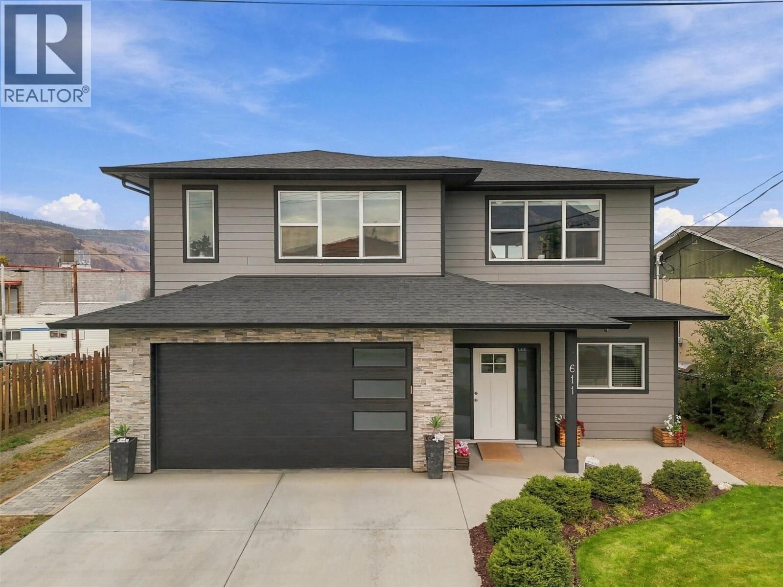 Property Photo:  611 McGowan Avenue  BC V2B 2P7 