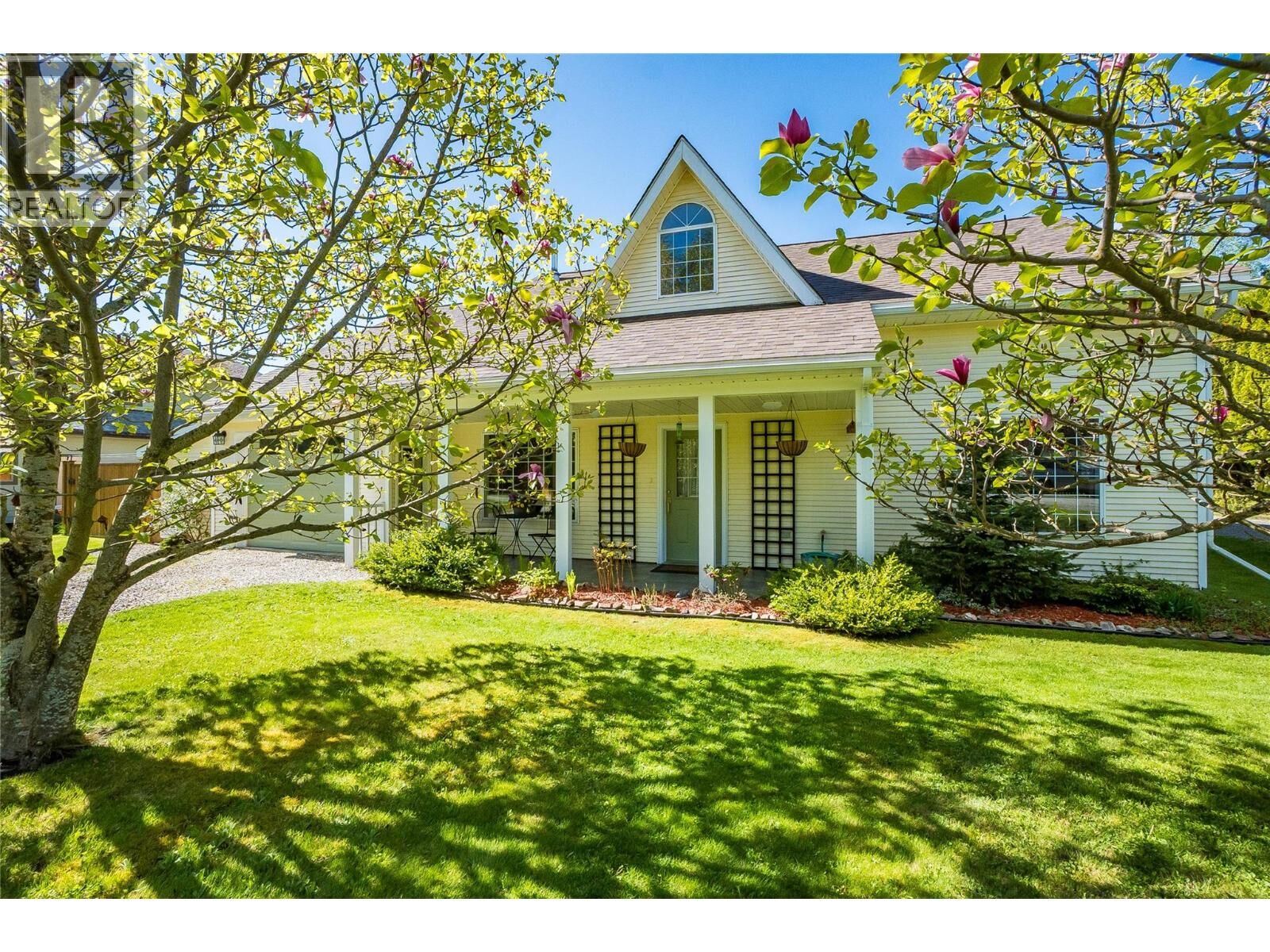 Property Photo:  661 C Avenue  BC V0G 1M0 