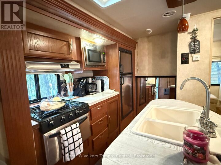 Property Photo:  7489 Sideroad 5 E C 8  ON N0G 2L0 