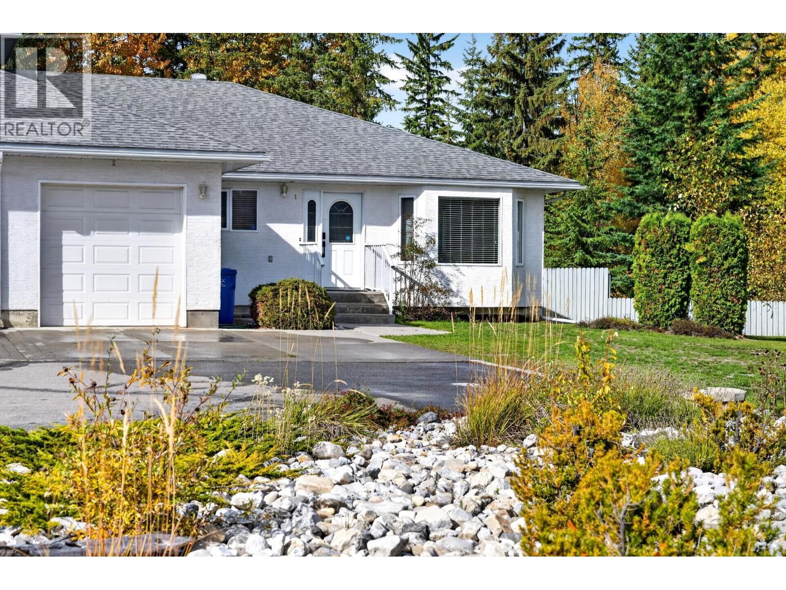 Property Photo:  339 5th Avenue 1  BC V0A 1H0 