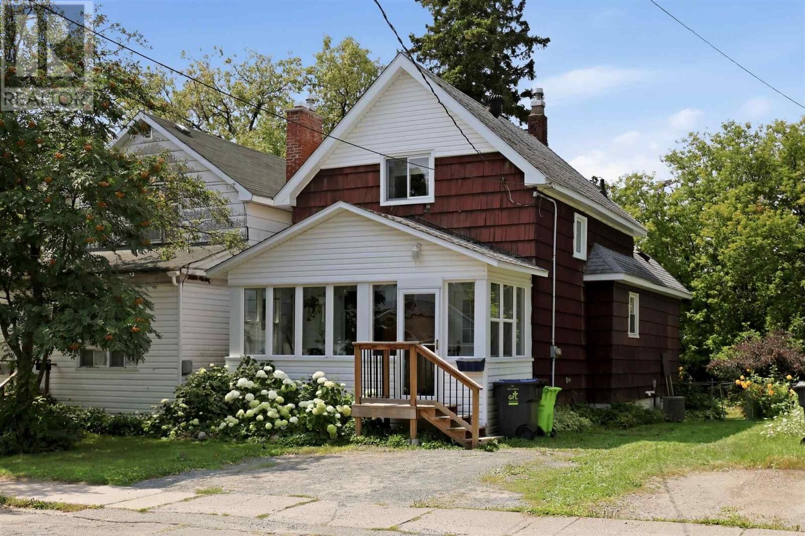 Property Photo:  317 Wilson St  ON P6B 2K7 