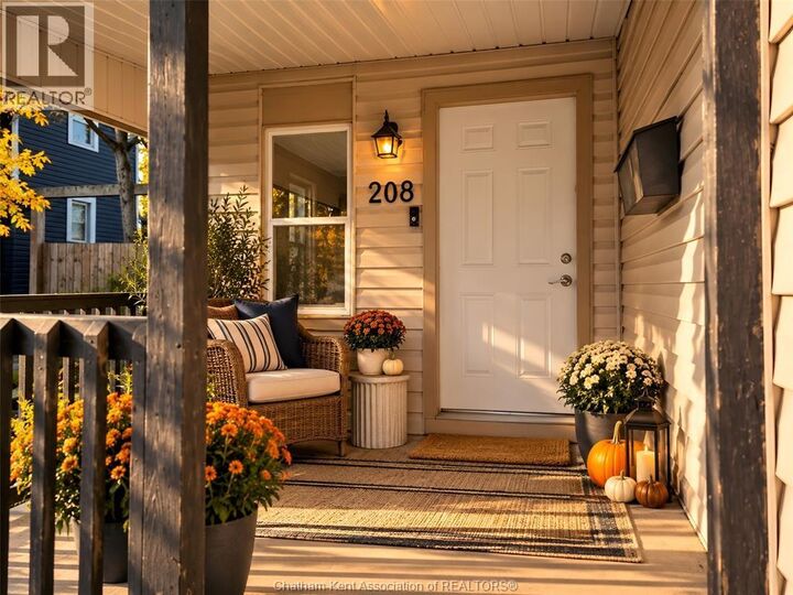 Property Photo:  208 Lacroix Street  ON N7M 2V4 