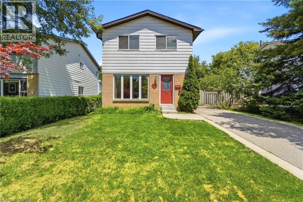 Property Photo:  23 Heatherdale Place  ON L9C 6K7 