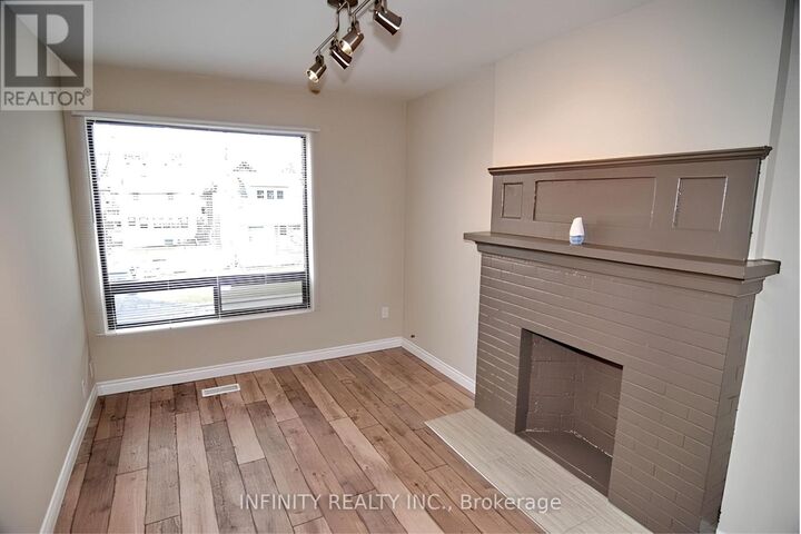 Property Photo:  423 Wellington Avenue  ON N9A 5J3 