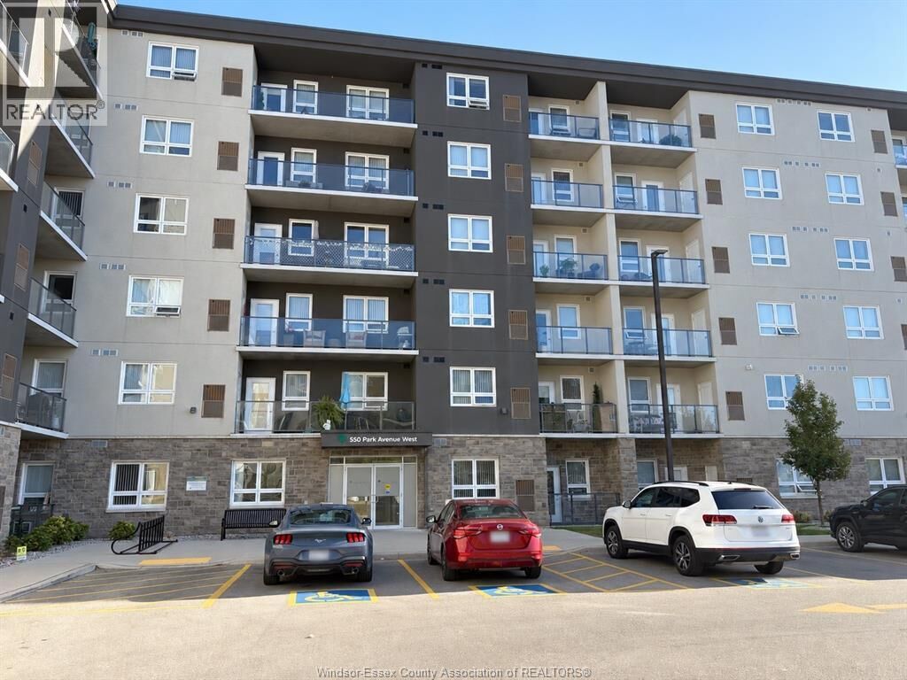 Property Photo:  550 Park Avenue West 412  ON N7M 0T6 