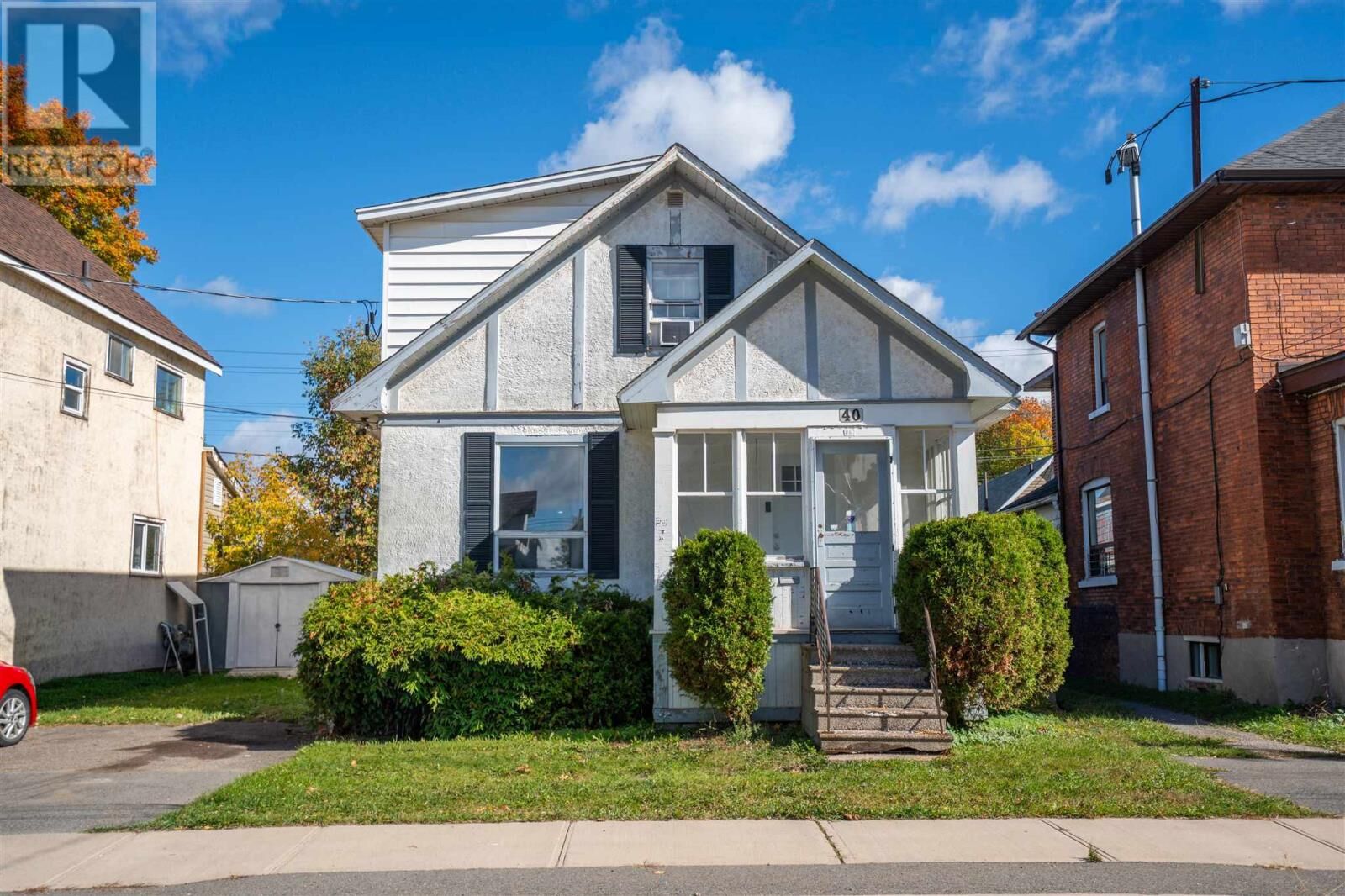 Property Photo:  40 Grace St  ON P6A 2S6 