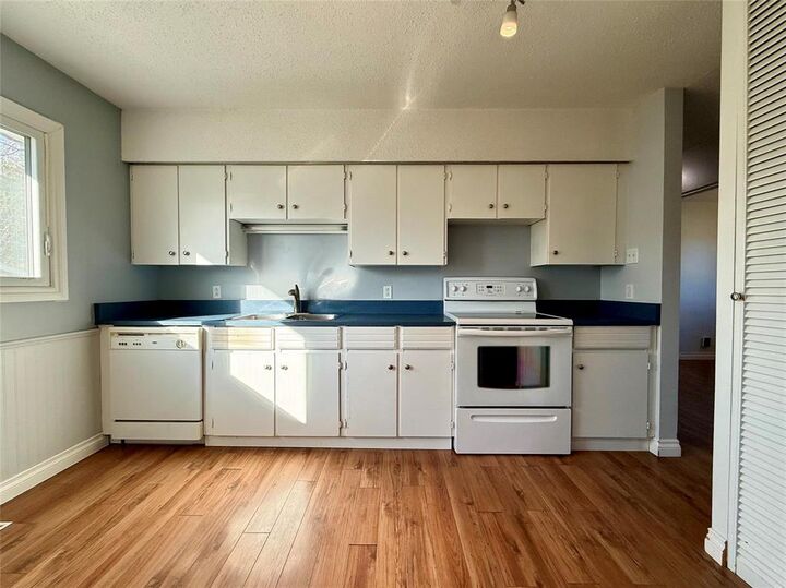 Property Photo: 912 Cathedral Avenue MB R9A 1R9