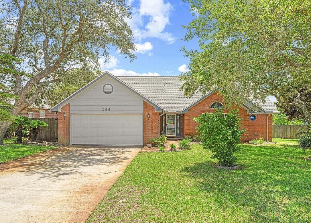 Property Photo:  144 Long Pointe Drive  FL 32569 