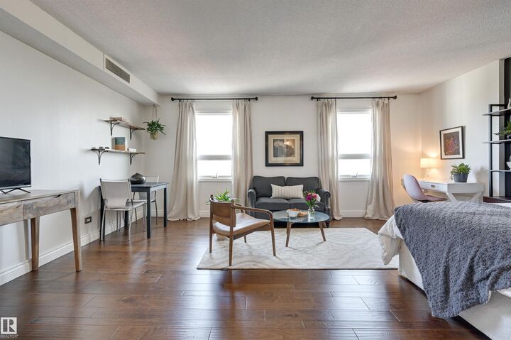Property Photo:  10140 120 Street NW 1505  AB T5K 1Z8 