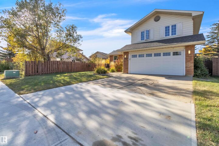 Property Photo:  76 Gariepy Crescent NW  AB T6M 1A1 