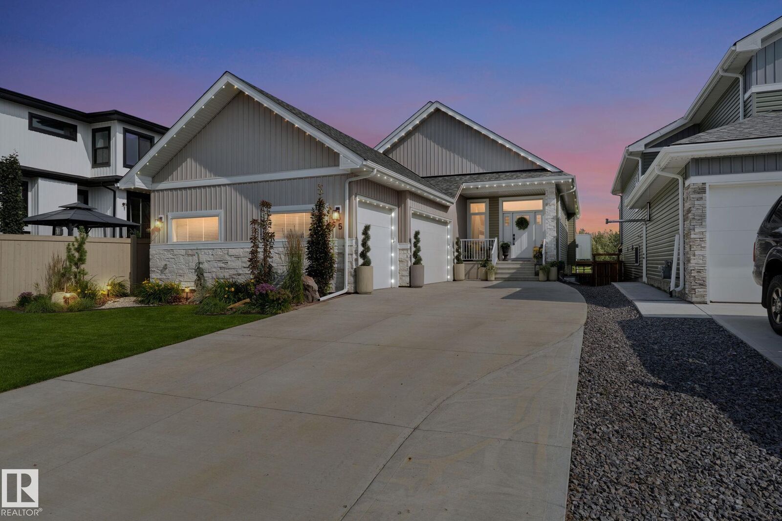 Property Photo:  55 Maple Crescent  AB T0A 1N0 