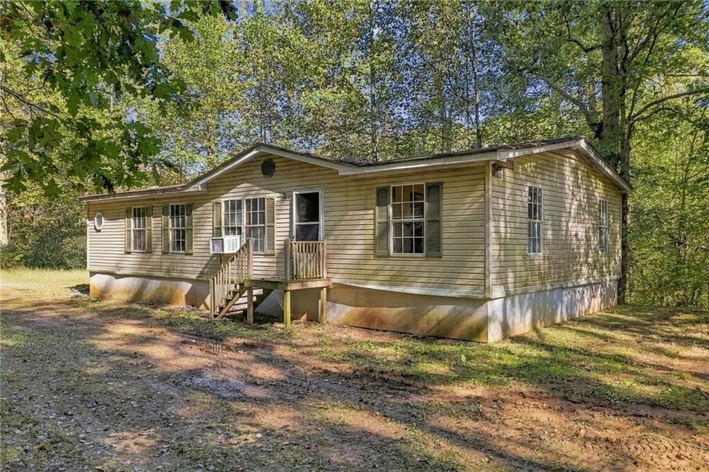 Property Photo:  108 Charlottes Web Lane  GA 30540 