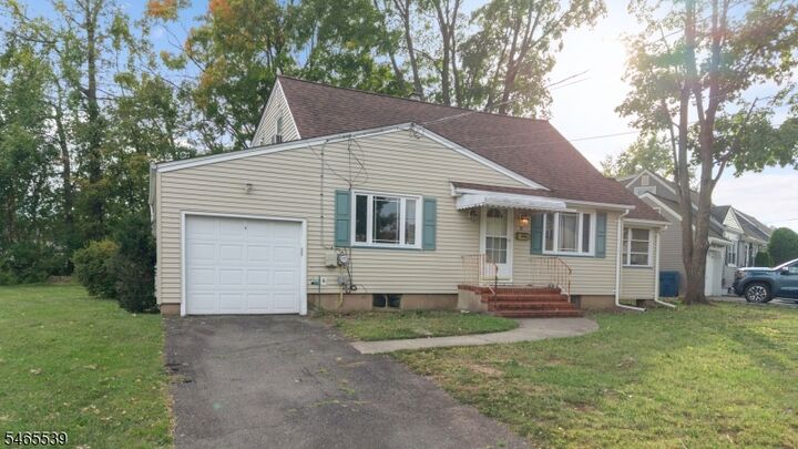 Property Photo:  37 Leeds Dr  NJ 07080 