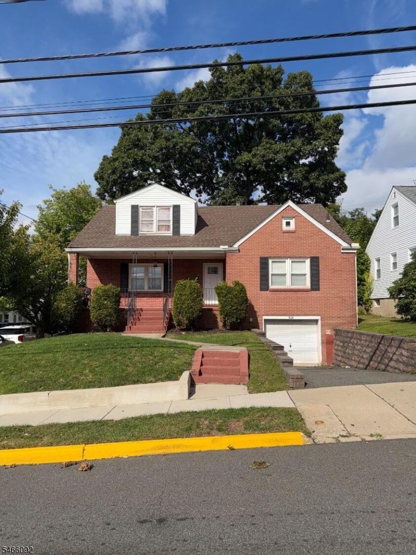 Property Photo:  424 Greylock Pkwy  NJ 07109 