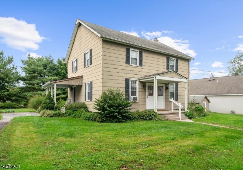 Property Photo:  9 Hoffman Rd  NJ 08833 