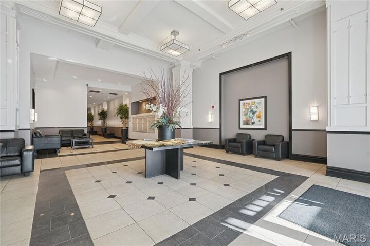 Property Photo:  1501 Locust Street 1008  MO 63103 