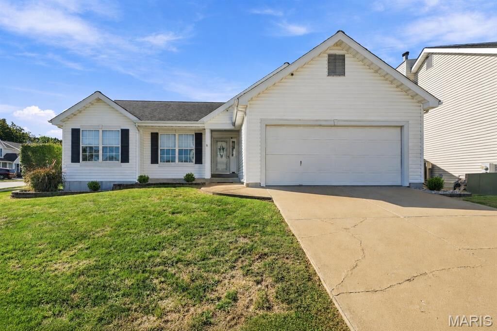 Property Photo:  1002 Seasons View Drive  MO 63026 